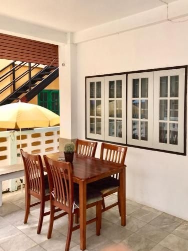Bang Saen Boat House2