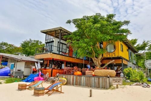 Baan Rom Talay Made' (Baan Rom Talay Made)0