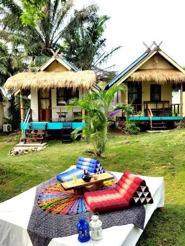 Bay Yard Hut0