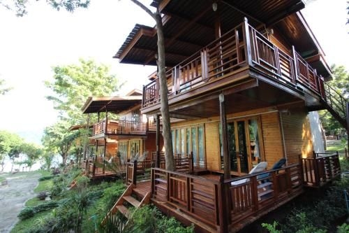 Longbay Lipe0