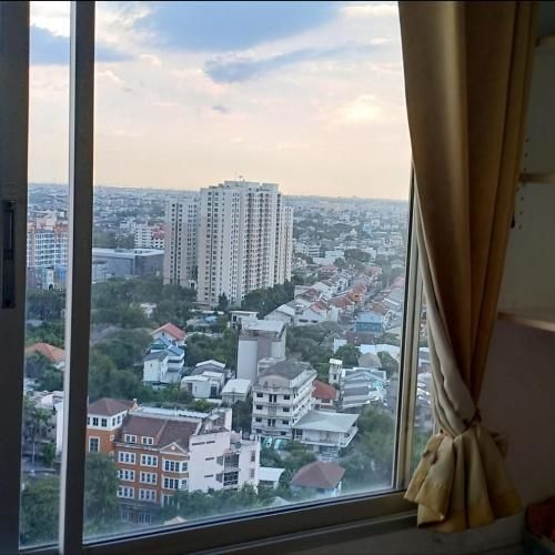 22nd floor BTS Udomsuk Exit 10