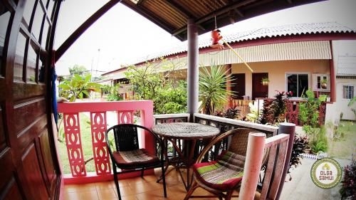 Lamai Pink House1