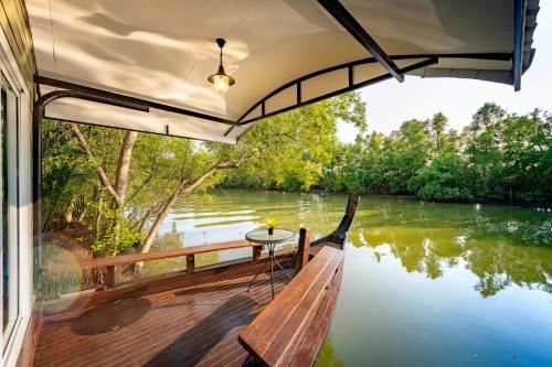 รตะธารา รีสอร์ท (Ratathara Resort)1