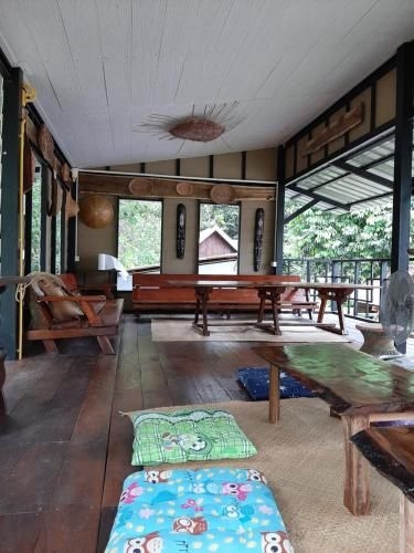 Joy Aowyai Home3