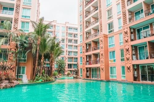 Atlantis Condo Resort Pool Access2