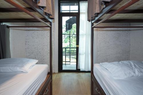 ยินดี แทรเวลเลอร์ ลอดจ์ (Yindee Travellers Lodge)1