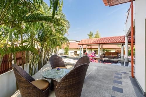 Amber Pool Villa Naiharn2