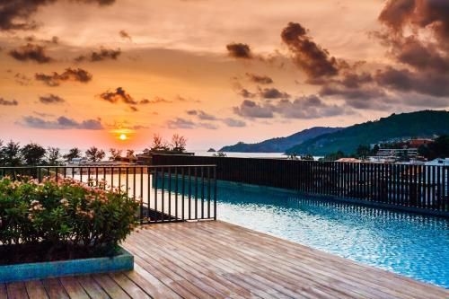 The Deck Condominium by Lofty0