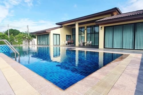 The Vast Pool Villa0