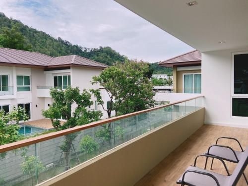 Hill home1