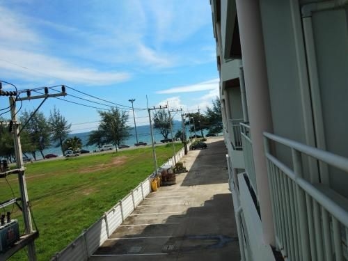 Grand Beach CondoB352