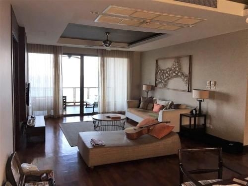 Luxury Apartment0