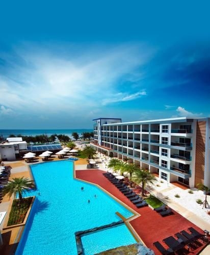 GrandBlue Condominium By Dirk0
