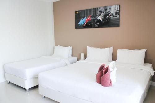 Plus Hotel1