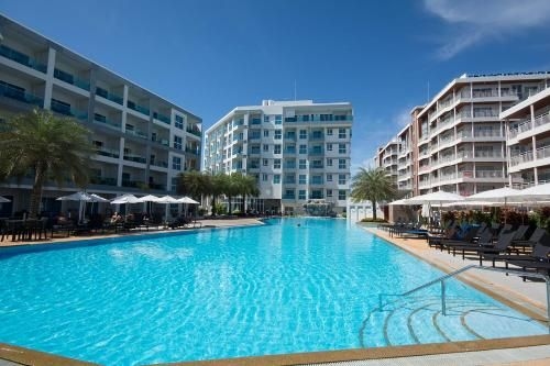 Grandblue Condominium 7082