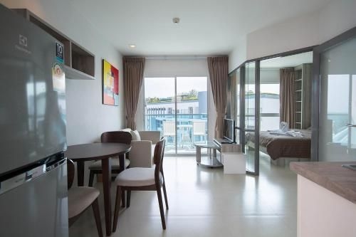 Grandblue Condominium 7080