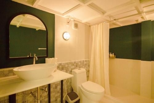 Folk Poshtel Asok2