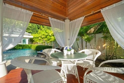 White dream private pool Villa3