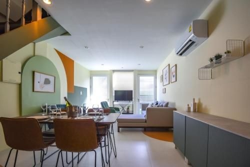 Aroon Home0