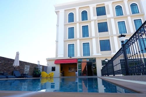บ้านบัว แกรนด์ อุดร โฮเต็ล (Banbua Grand Udon Hotel)0