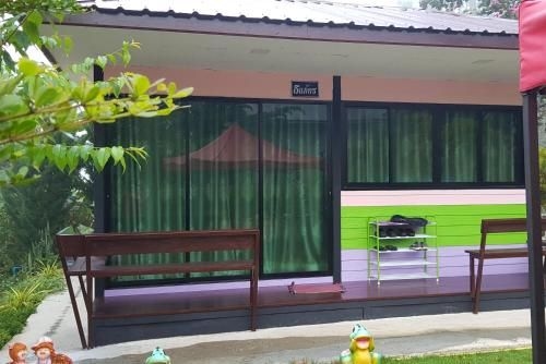 Thanapat Room1