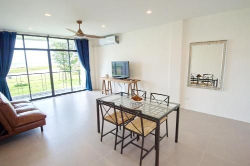 The Beach Resort & Residence1