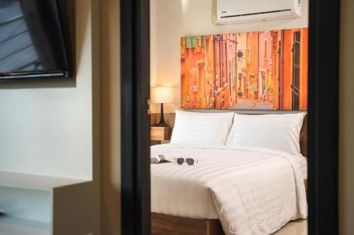 Spacious Beachfront Apartment with Pool Access0