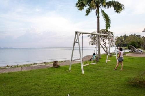 F5 3 Bed Rooms Beach house, full kitchen1