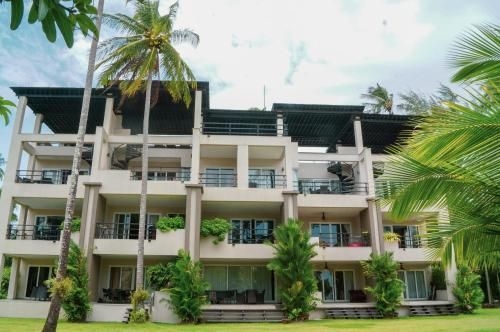 Modern Studio Apartment Beachfront1