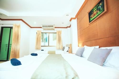 Wanderlust Hotel3