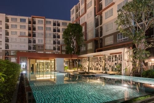 Charming Condo With Prime Location0