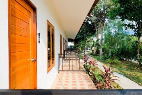 The Cozy Hotel (The Cozy Hotel Phetchaburi)1