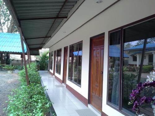 บ้านเคียงฟ้ารีสอร์ท ช่องเม็ก (Baan Kieng Fah Resort Chongmek)2