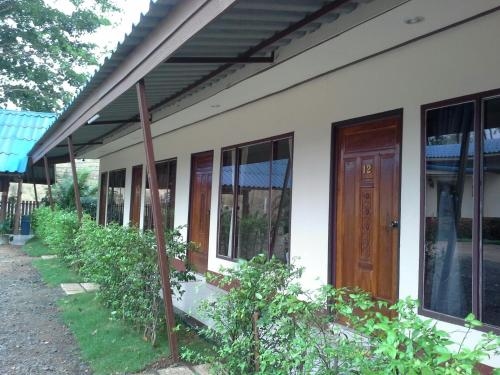 บ้านเคียงฟ้ารีสอร์ท ช่องเม็ก (Baan Kieng Fah Resort Chongmek)1