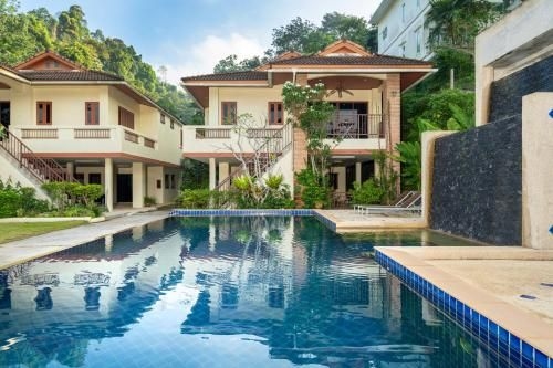 Mountain view villa with pool and garage0