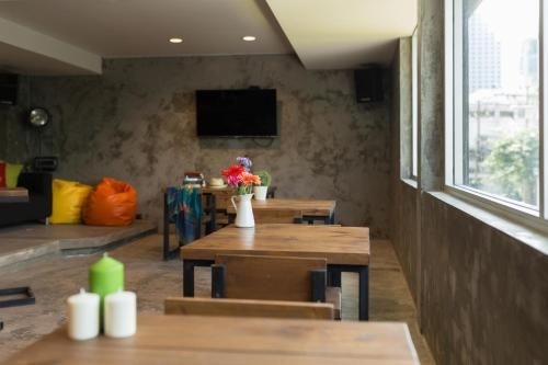 Revolution Hostel Asoke3