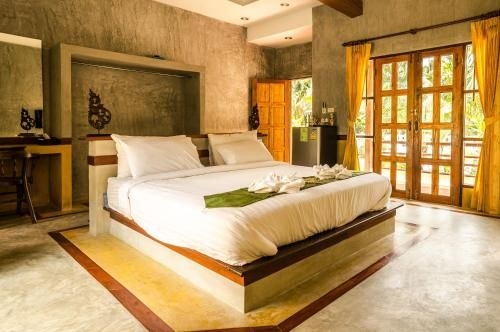 ปาล์มฮิลล์ รีสอร์ท พังงา (Palms Hill Resort Phang Nga)4