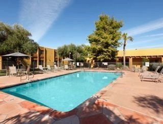 Ramada Peoria4