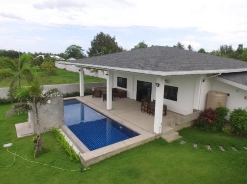 Swiss Pool Villa0