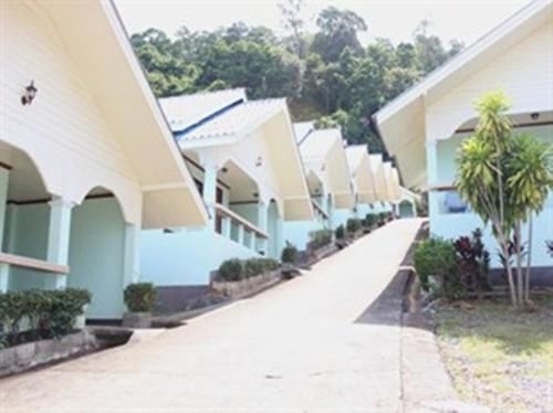 Kredmanee Resort0