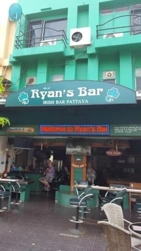 Ryan's Bar0