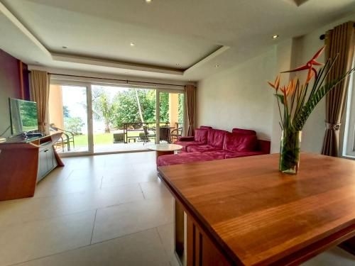 Purobeach Suite Beachfront Hotel Managed0
