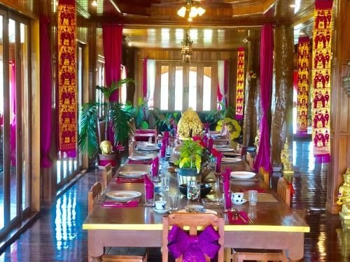 Thai Teak Palace1