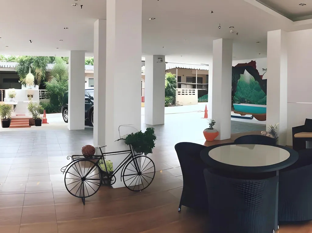 น้ำทิพย์ เรสซิเด้นส์ (Namthip Residence)1
