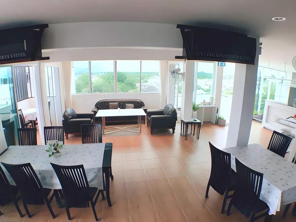 น้ำทิพย์ เรสซิเด้นส์ (Namthip Residence)2