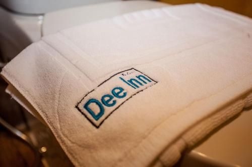 Dee Inn3