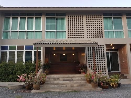 Mon-Dee Mini Hotel0