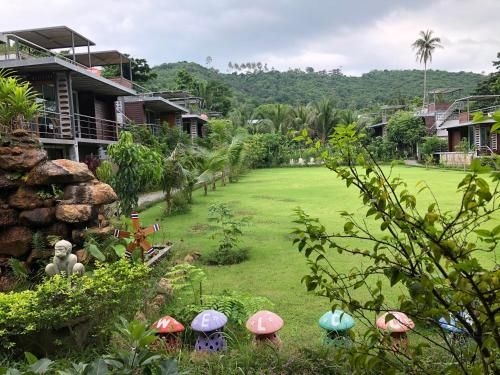 Baan Boom Boxes Resort0