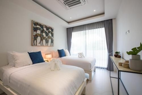 Villa Azure Waters 4BDRM Stunning View2