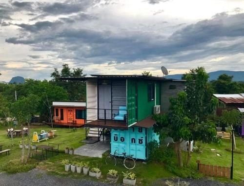 Smile Box Coffee & Resort0